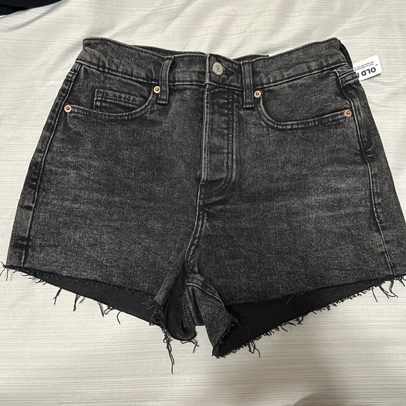 old navy black denim jean shorts, size 2, perfect condition, never worn, NWT - Picture 1 of 3